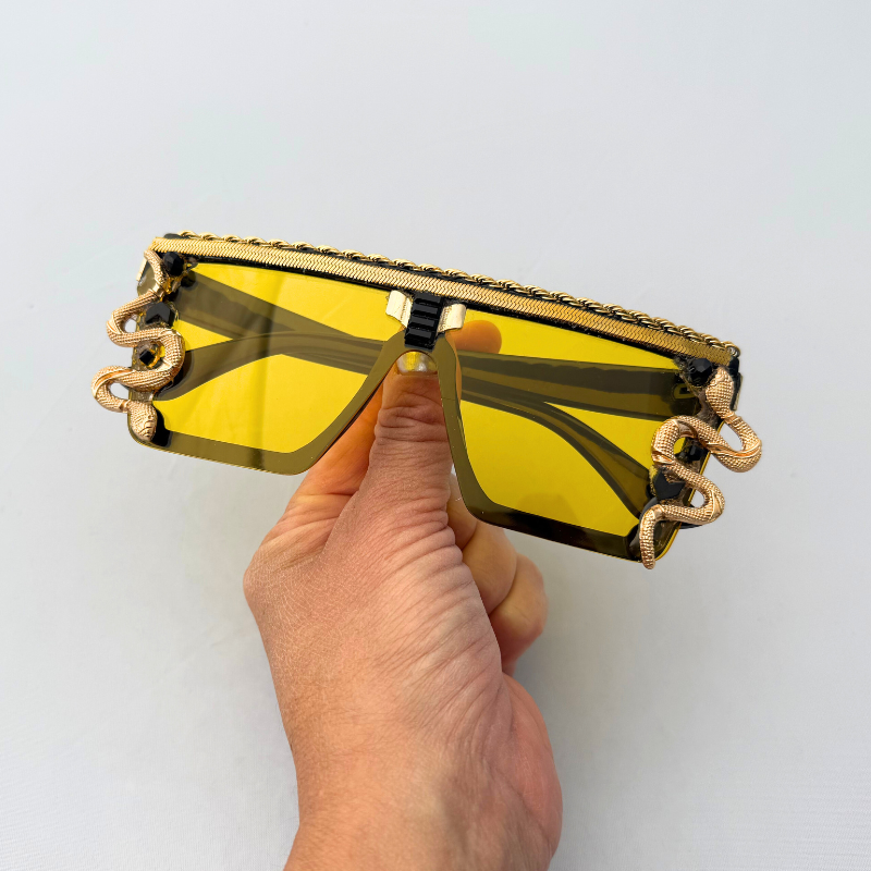 Midnight Muse (black gem center)