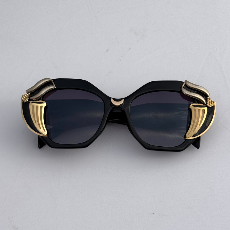 Crescent Wing Wonder